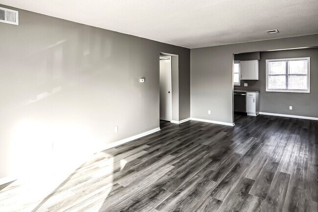 Foto del edificio - Full Renovated 1-bedroom apartment home with large balcony!