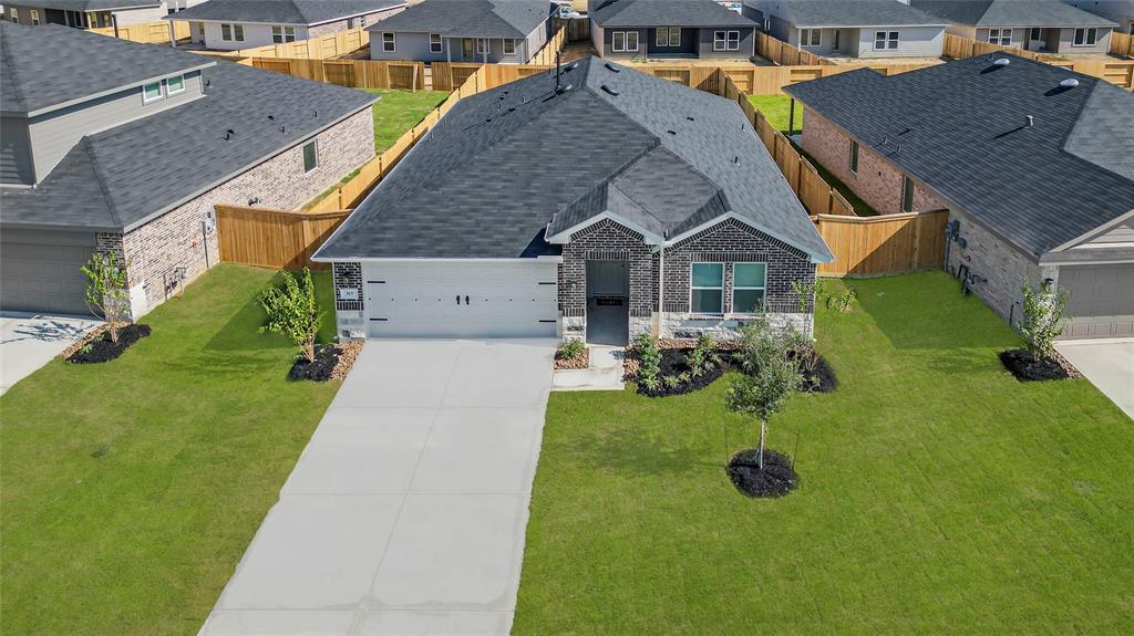 Primary Photo - 315 Chateau Bay Ln