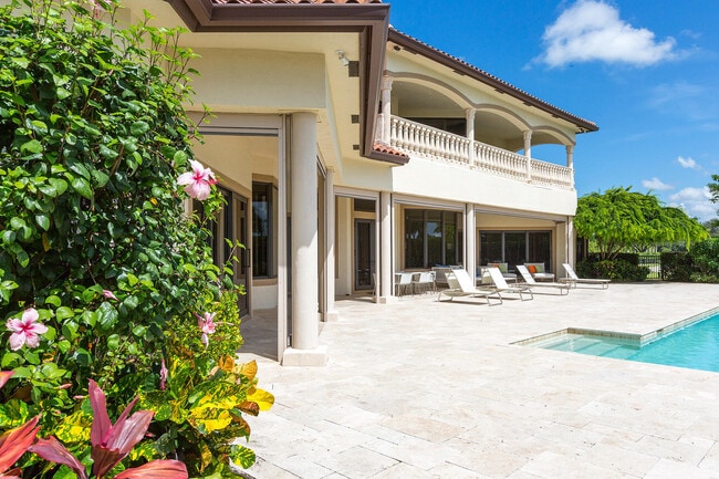 Foto del edificio - 3310 Palm Beach Point Blvd