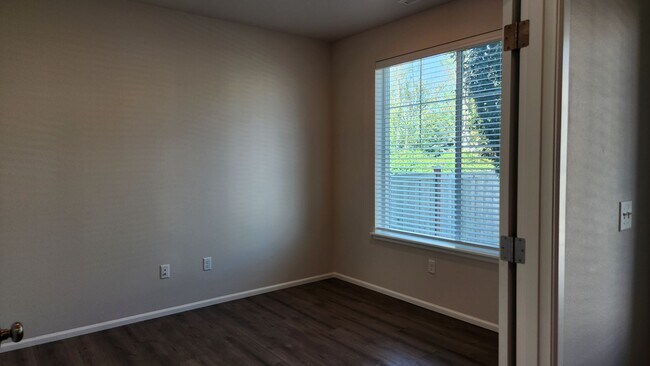 Building Photo - Contemporary 3 Bed 2.5 bath home in Wyndha...