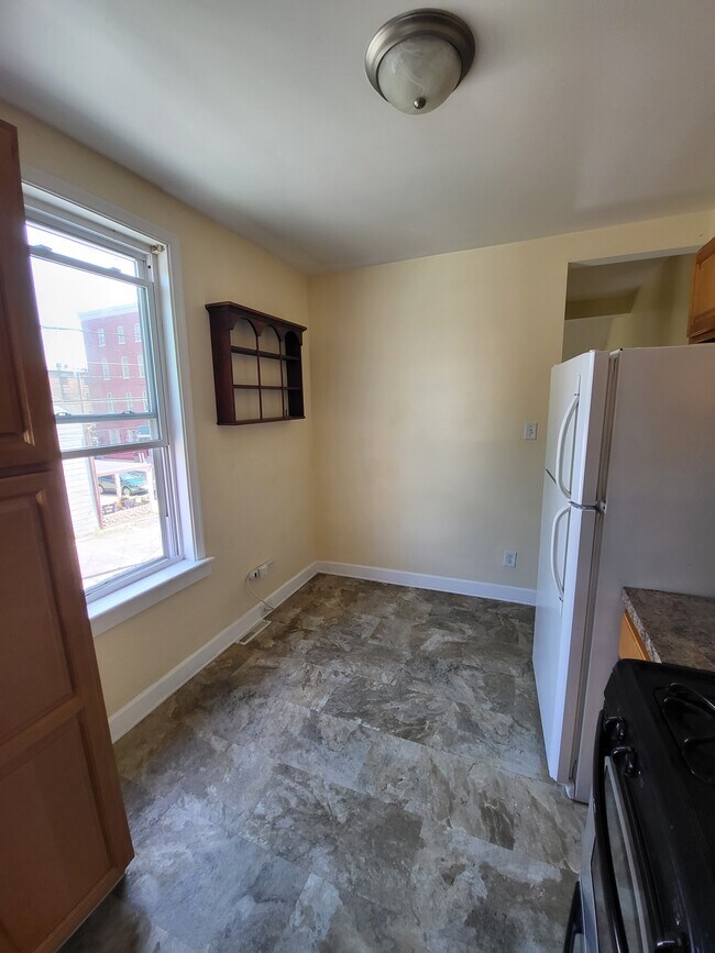 224 N Shippen St Unit 2, Lancaster, PA 17602 Apartments in Lancaster