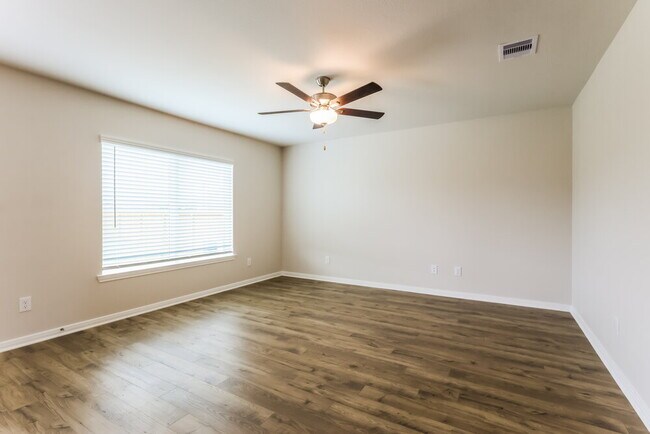 Foto del edificio - 400 Mustang Trot Dr