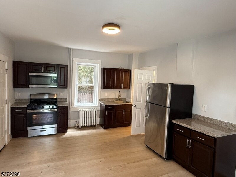 Foto principal - 22 Talmage Ave