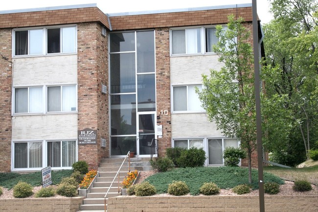 Building Photo - RJZ Apartments