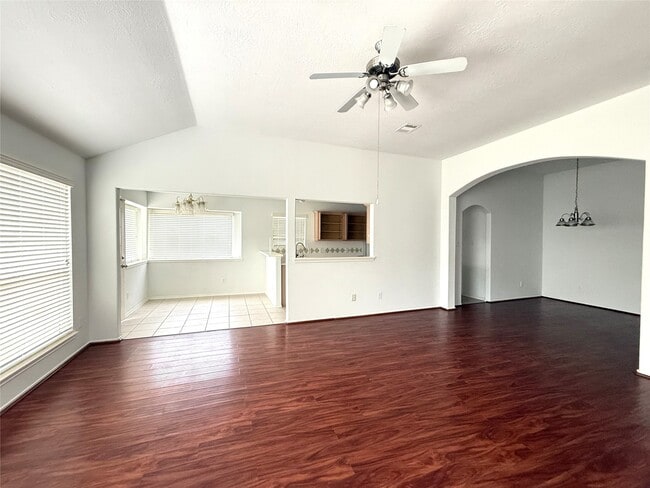 Foto del edificio - 13830 Fort Nelson Dr