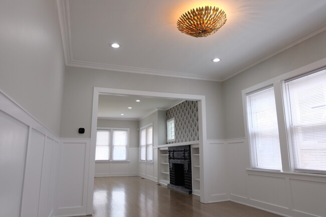 Foto del edificio - 4346 W Parker Ave