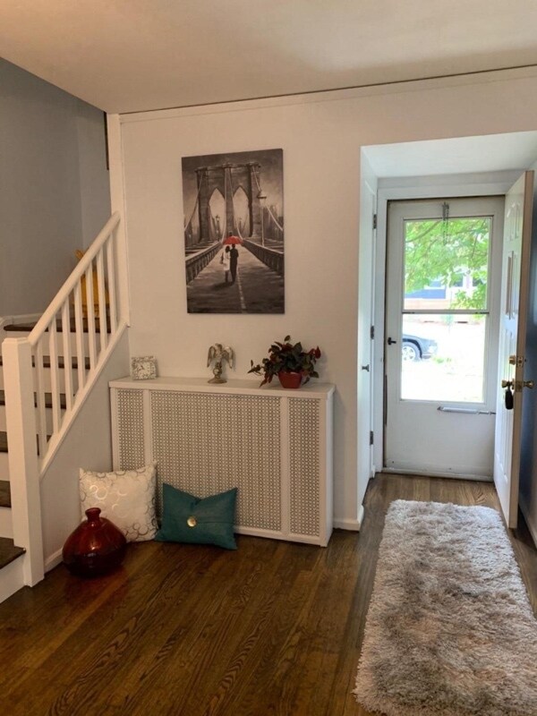 Foto del edificio - 49 Flanders Ln