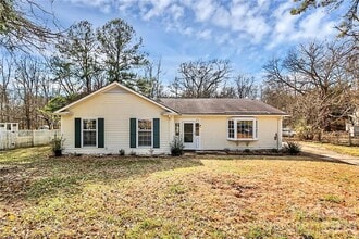 Building Photo - 8729 Timbercrest Cir