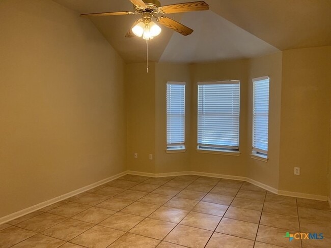Foto del edificio - 3906 Lone Oak Dr