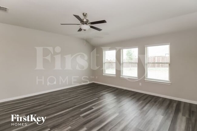 Building Photo - 1301 Renoir Dr