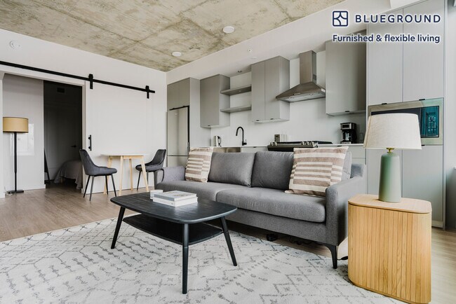 Foto del edificio - 3030 Potomac Ave