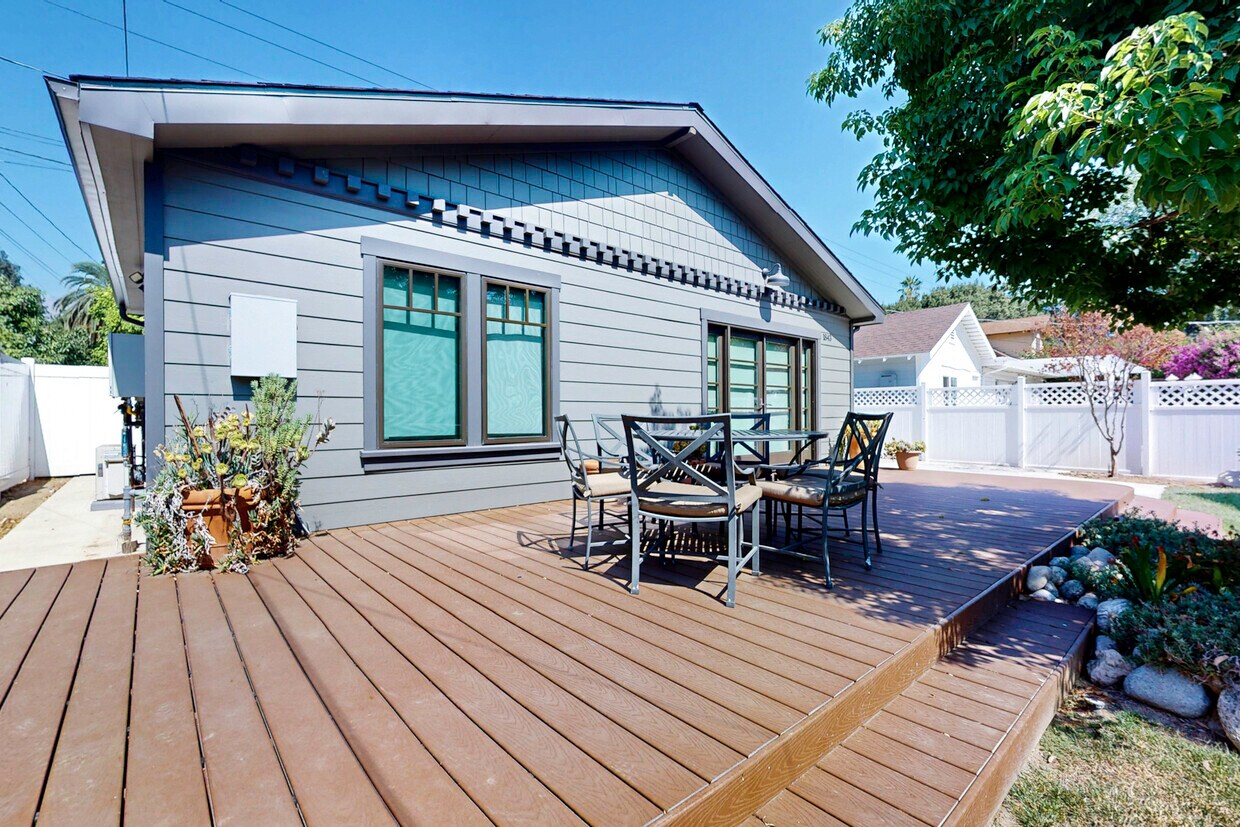 Foto principal - 1843 Las Lunas St