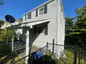 Building Photo - 714 Hestor Dr