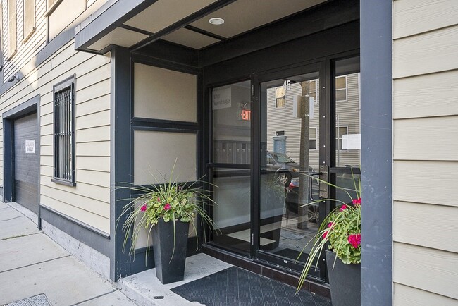 Building Photo - 45 Vinton St