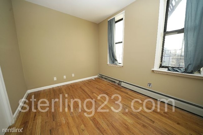 Building Photo - 3607 Steinway St