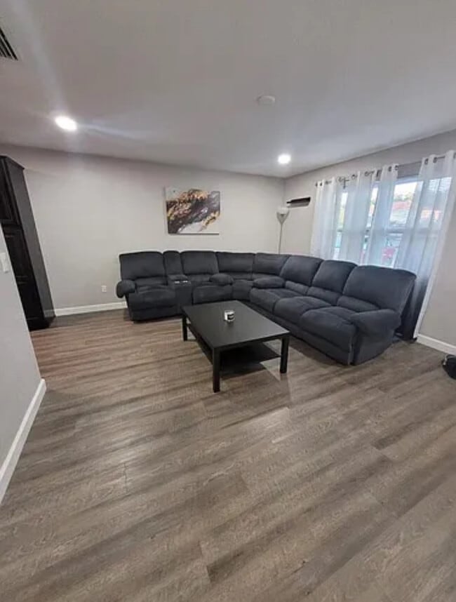 Foto del edificio - 3803 43rd Ave N