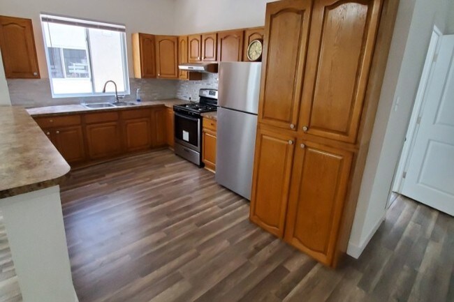 Foto del edificio - 2490 E 21st St