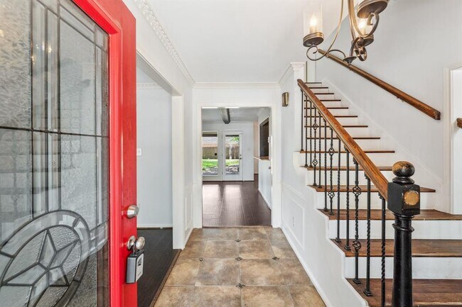 Foto del edificio - 1823 Saddlecreek Dr