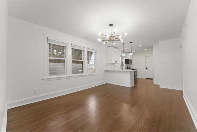 Foto del edificio - 5304 W Cornelia Ave