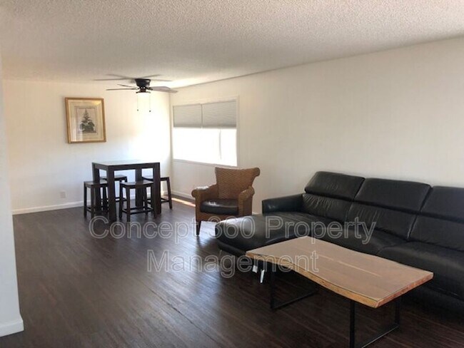 Foto del edificio - 2699 E 20th St