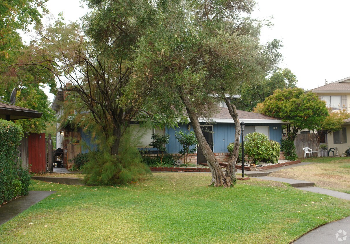 Building Photo - 795 Carro Dr