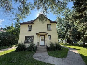 Building Photo - 405 3rd Ave SE