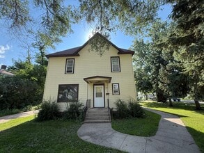Building Photo - 405 3rd Ave SE