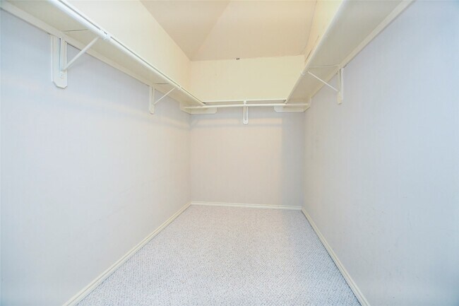 Foto del edificio - 2123 Castle Gardens Ln