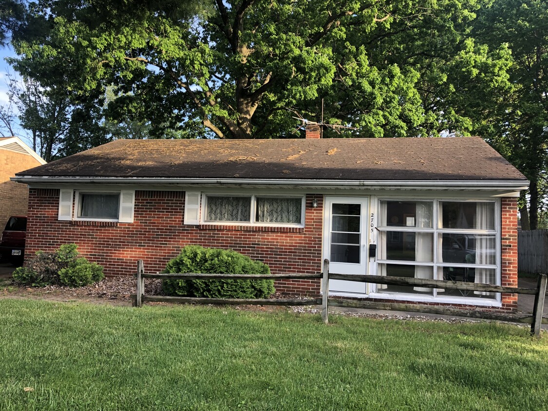 Primary Photo - 2705 Arletta St
