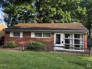 Building Photo - 2705 Arletta St