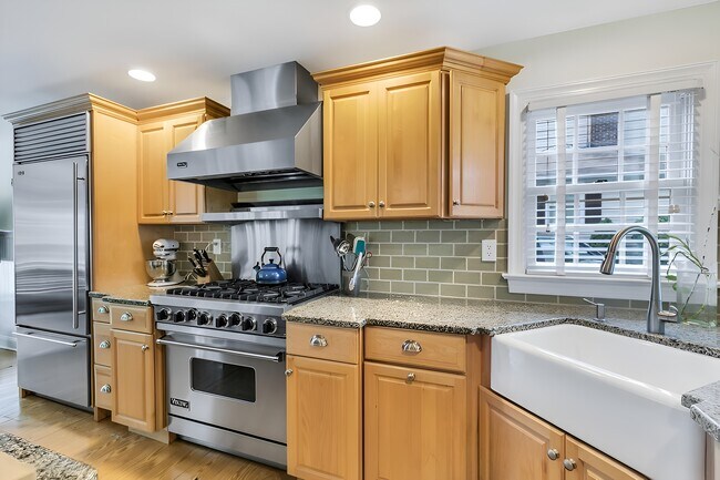 Foto del edificio - 20 Rosalie Ave