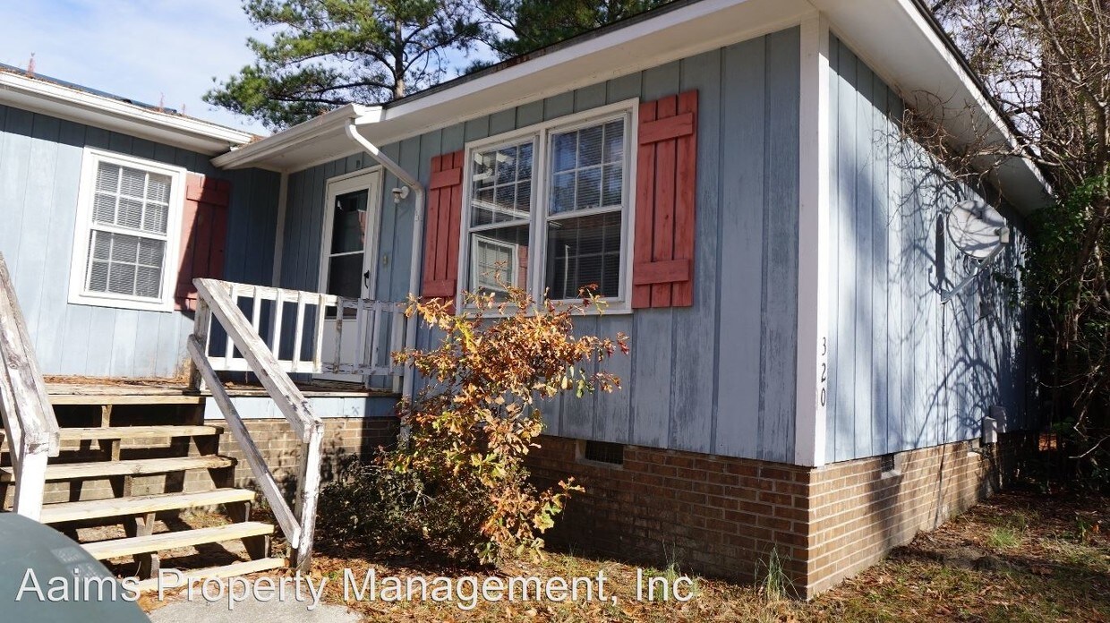 Primary Photo - 320 Sinclair St