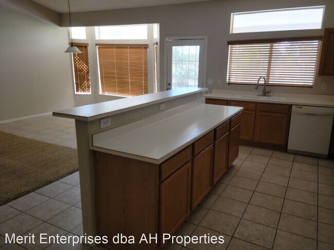 Foto del edificio - 5 br, 2 bath House - 1342 N JACKSON ST