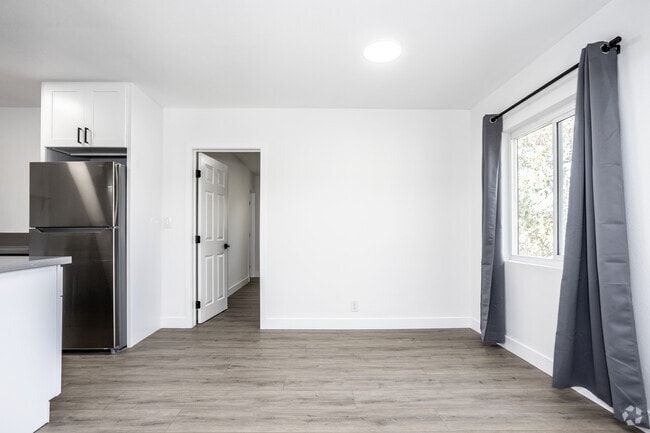 1BR, 1BA - 637SF - Dining Room - 1623-1629 S Walnut St