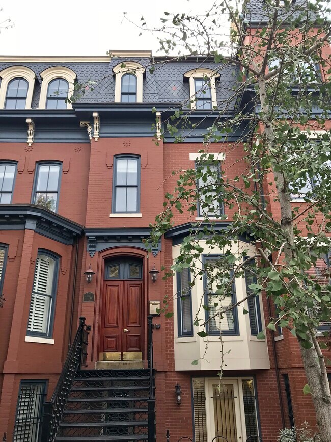 Building Photo - 1340 Q St NW
