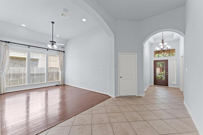 Foto del edificio - 5230 Pebble Bluff Ln