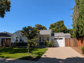 Building Photo - 772 Viader Ct