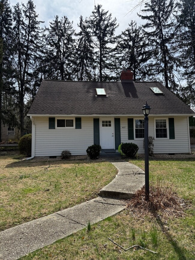 Building Photo - 407 Calvin Ln