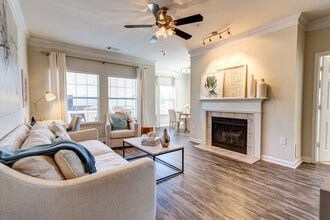 Building Photo - Crowne at Grandview