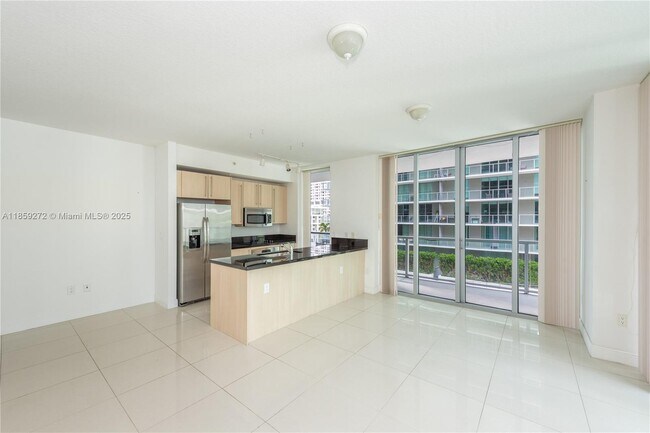 Foto del edificio - 79 SW 12th St