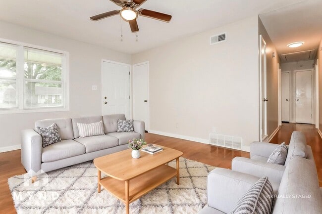 Foto del edificio - 8206 Whitehead Dr