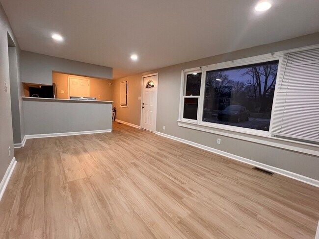 Foto del edificio - 311 Burke Ave