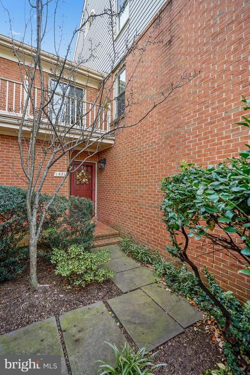 Building Photo - 1821 Duffield Ln