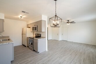 Building Photo - 8917 N 55th Dr