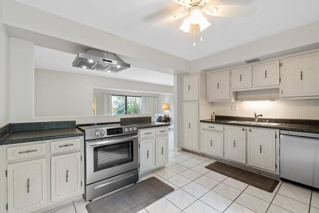 Building Photo - 22089 Cocoa Palm Way