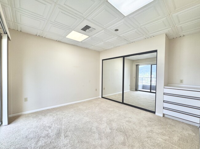 Building Photo - 1885 Main St