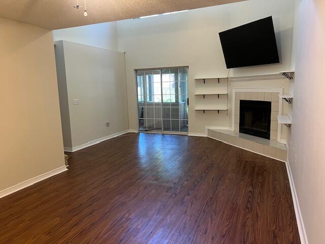 Building Photo - 19 7th St