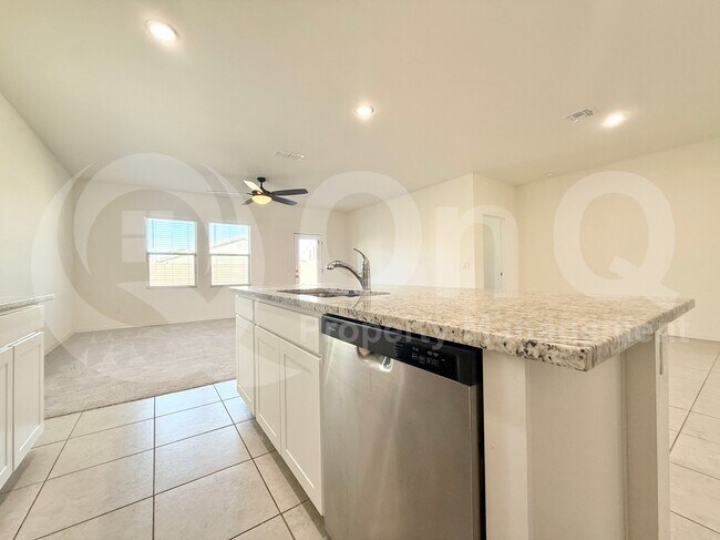 Foto del edificio - 36100 W San Pedro Dr