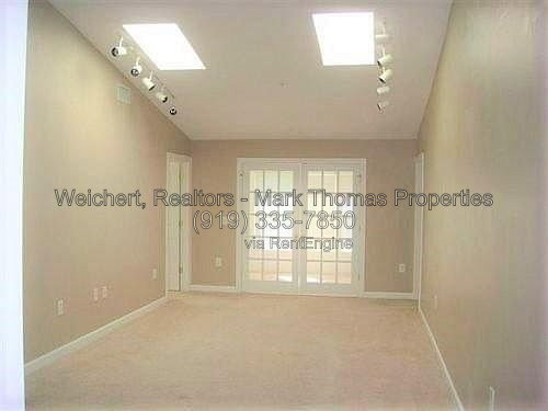 Building Photo - 929 Morreene Rd