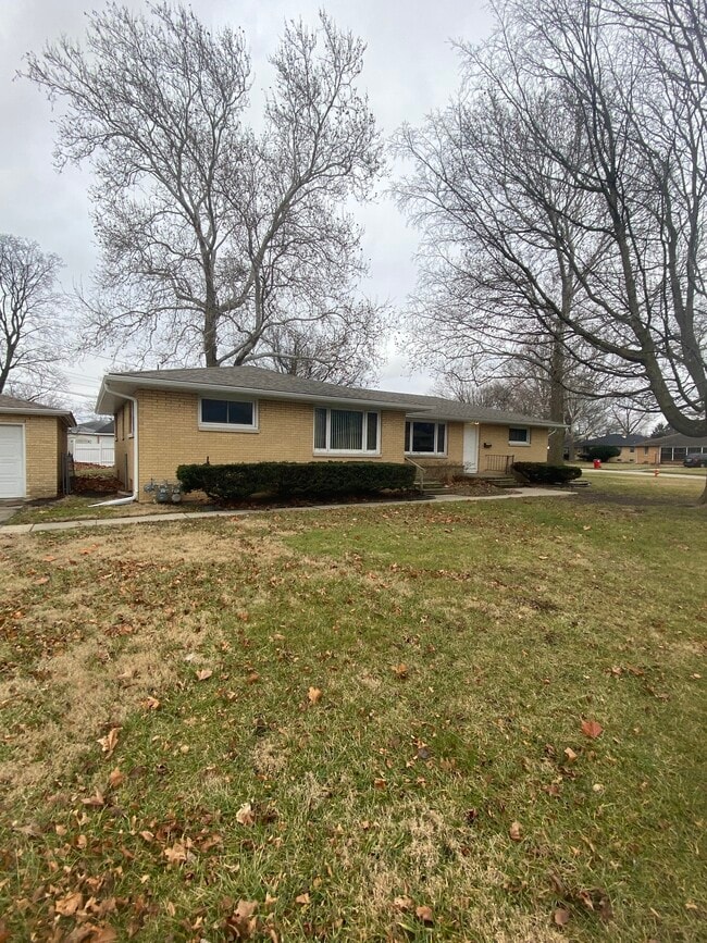 Building Photo - 1212 Julie Dr